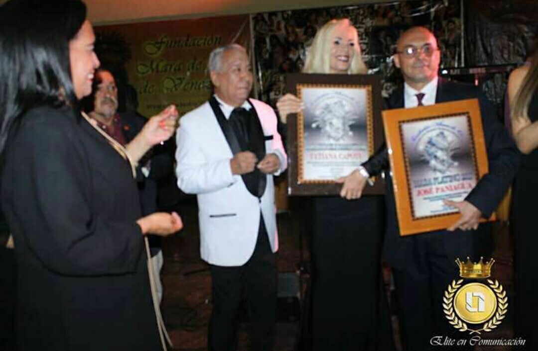 #TatianaCapote fue distinguida con el #MaradeDiamante y su esposo #JosePaniagua, por su larga trayectoria.